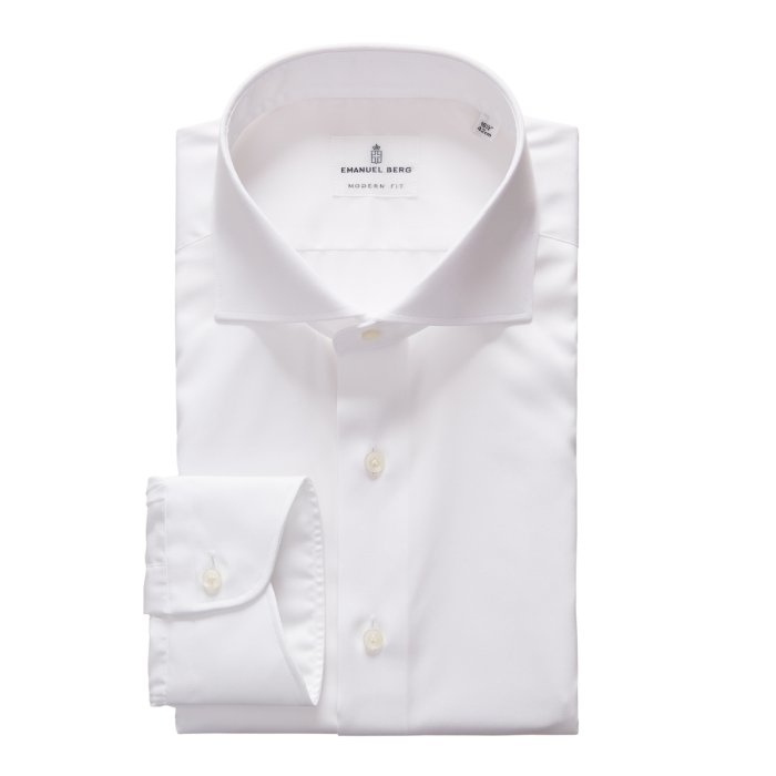 Traveller Dress Shirt in White