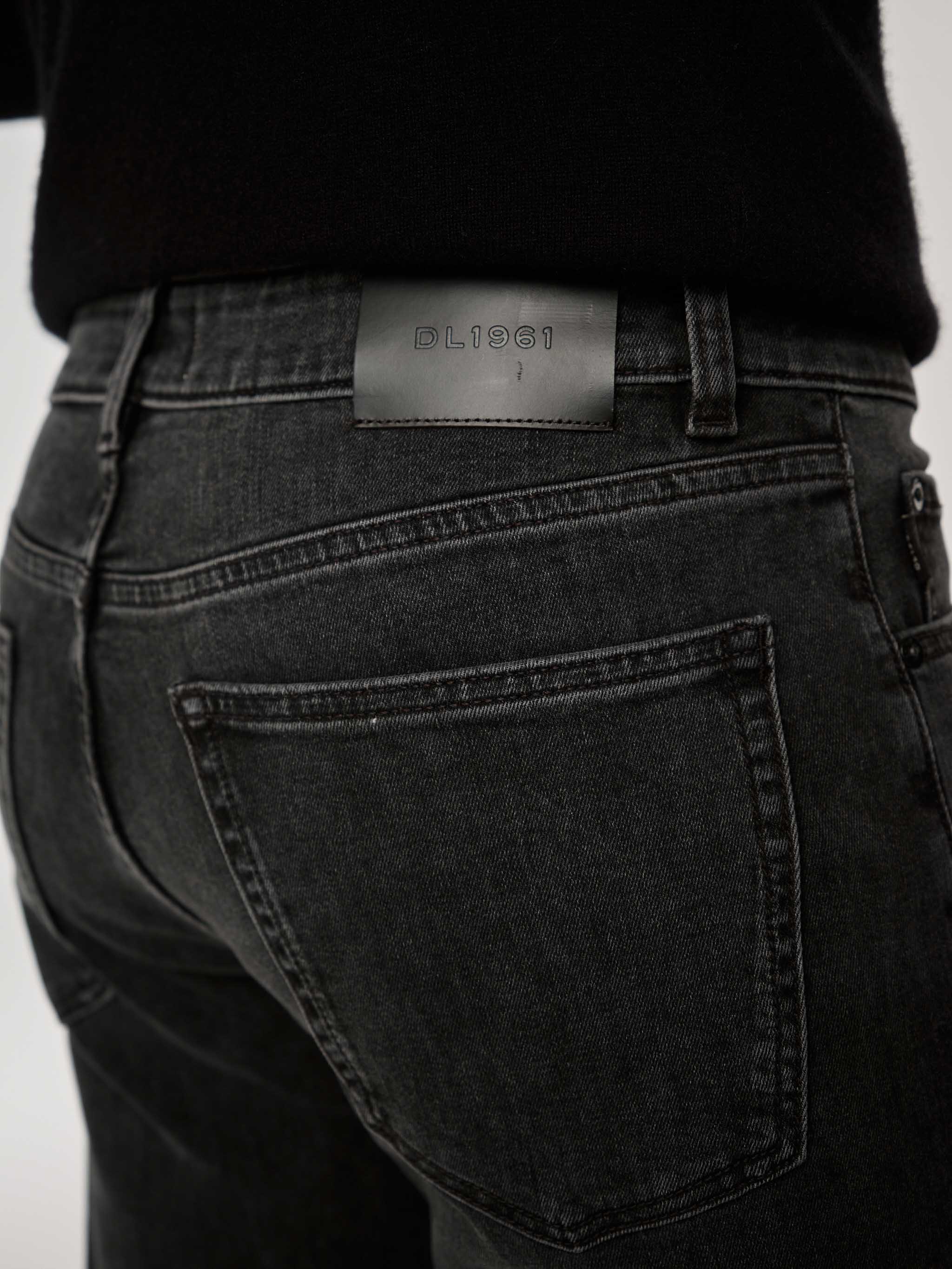 Russel Slim Straight in Sable