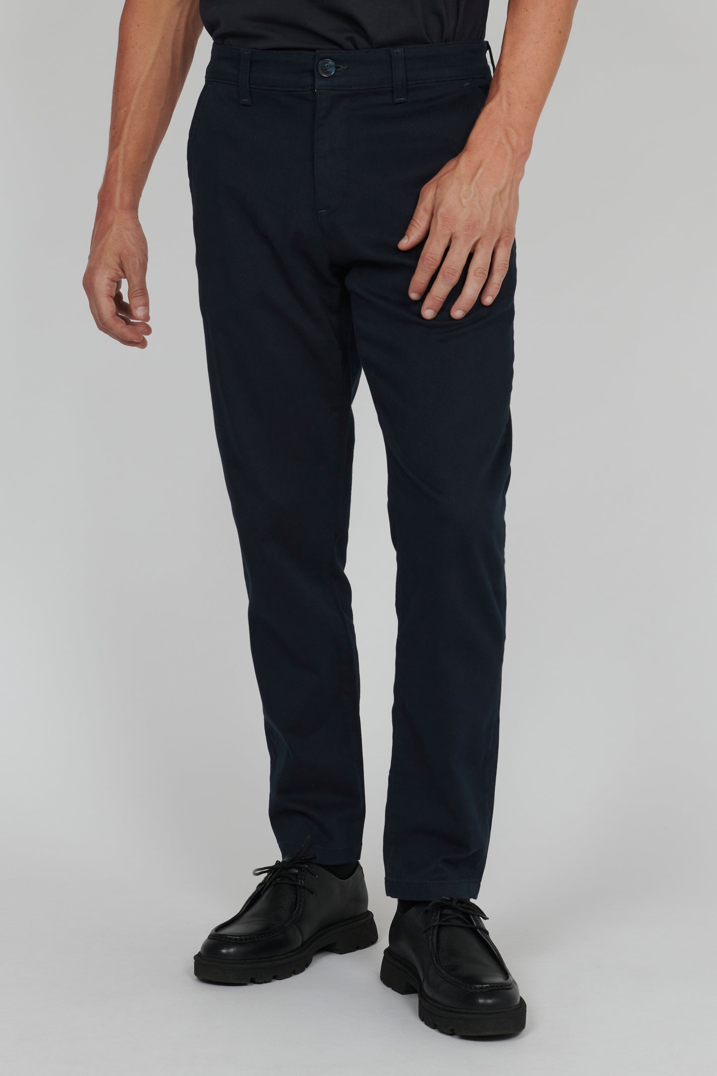 MaParker Pant in Dark Navy