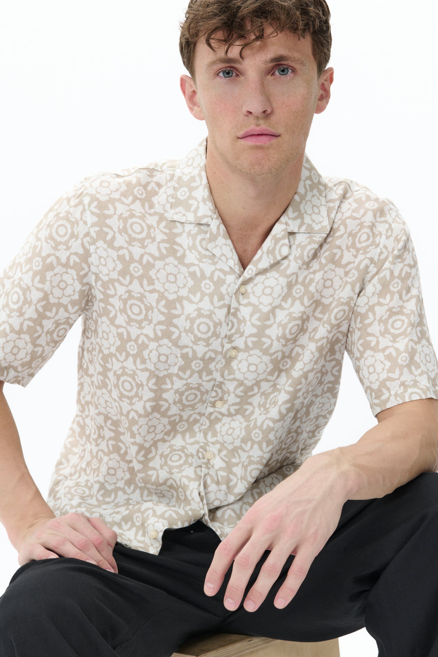 MaKlampo SS Linen Shirt in Plaza Taupe