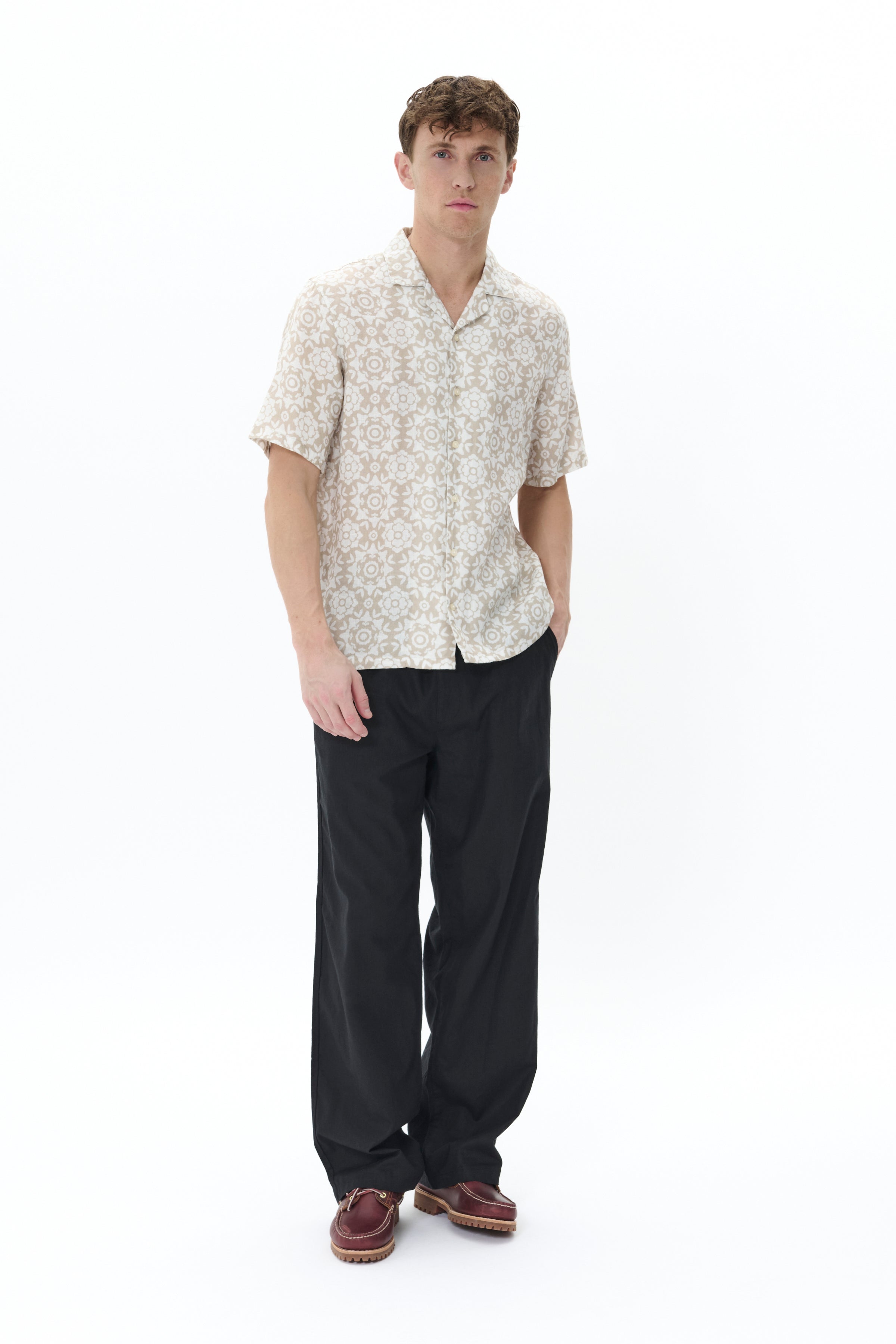 MaKlampo SS Linen Shirt in Plaza Taupe