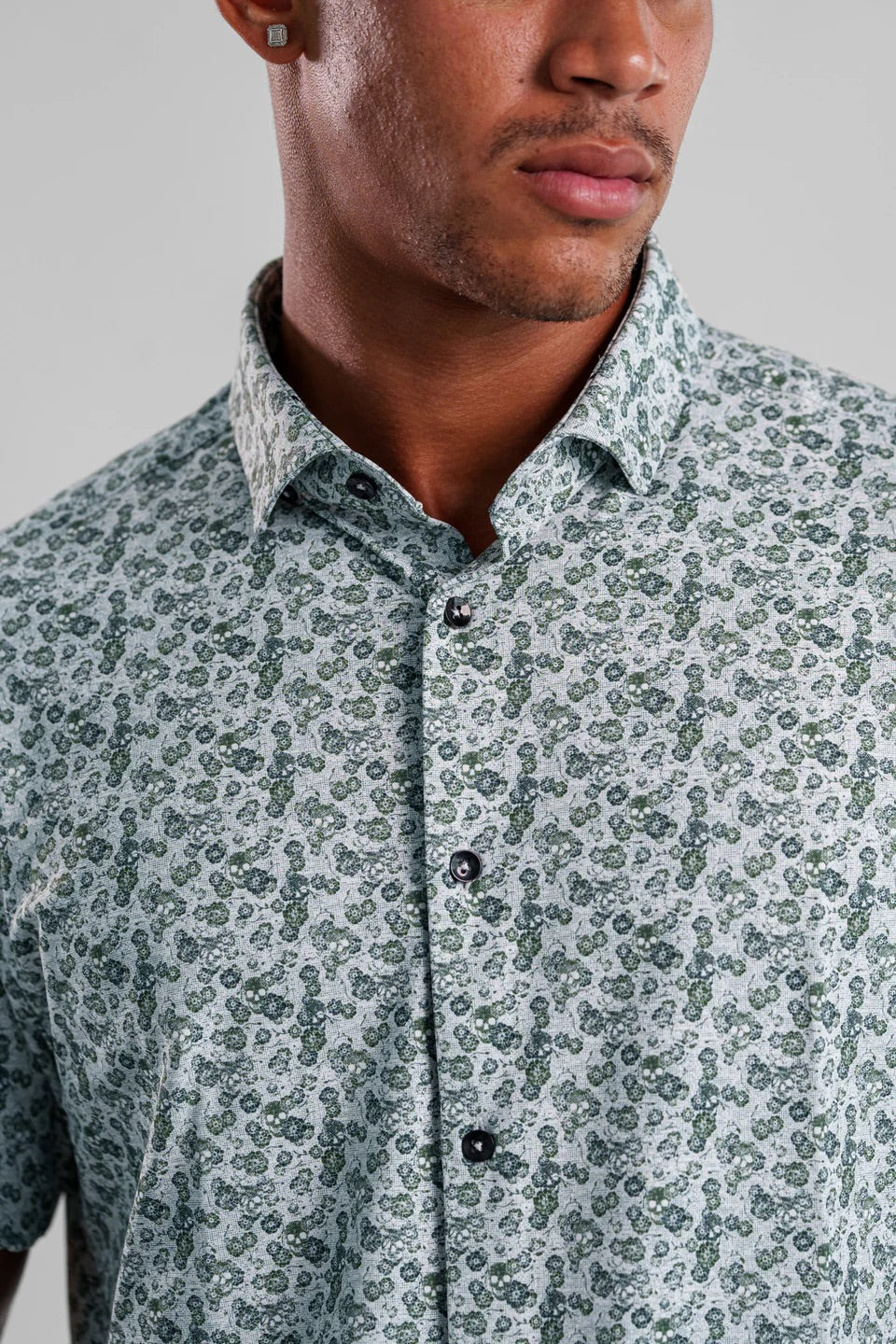 Short Sleeve Knit in Green Mesh Skull