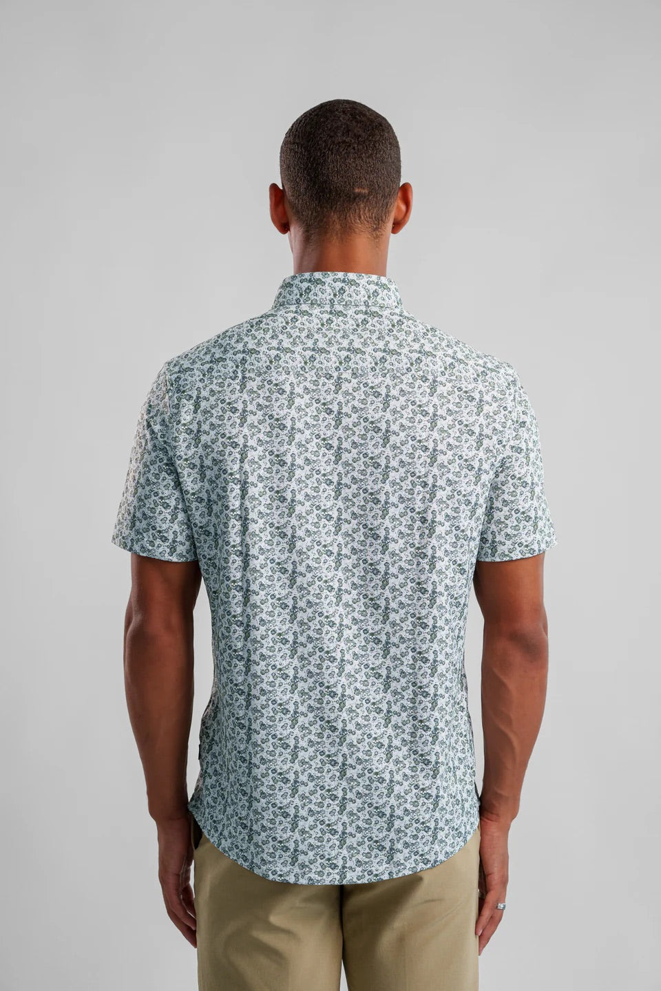 Short Sleeve Knit in Green Mesh Skull