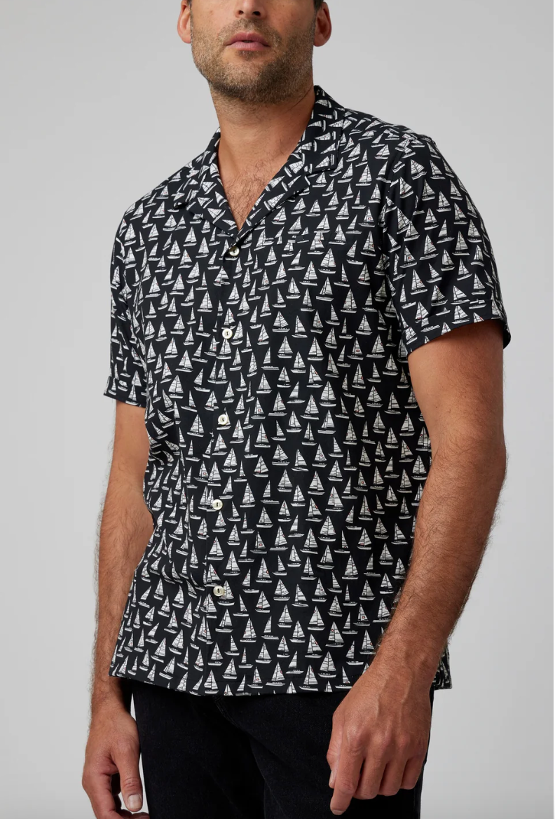 Resort Short Sleeve Shirt in Sailboats