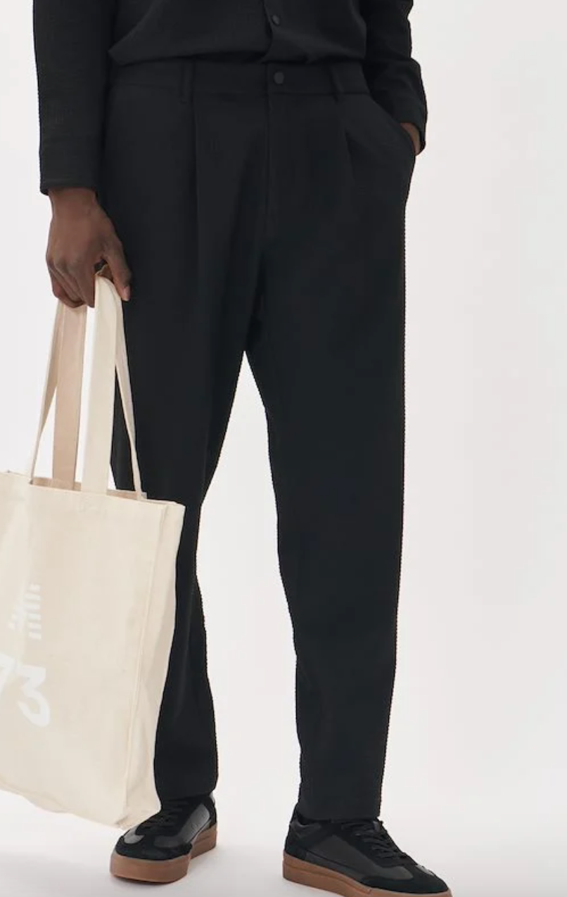 MaHart Pant in Black Seersucker