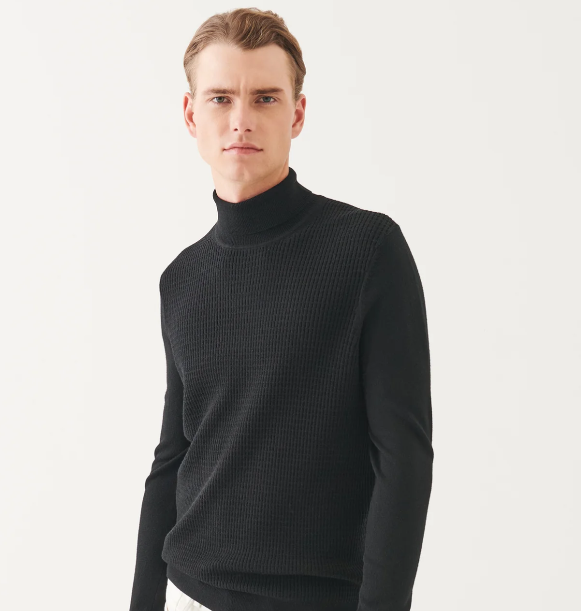 Premium Merino Turtle Neck in Black