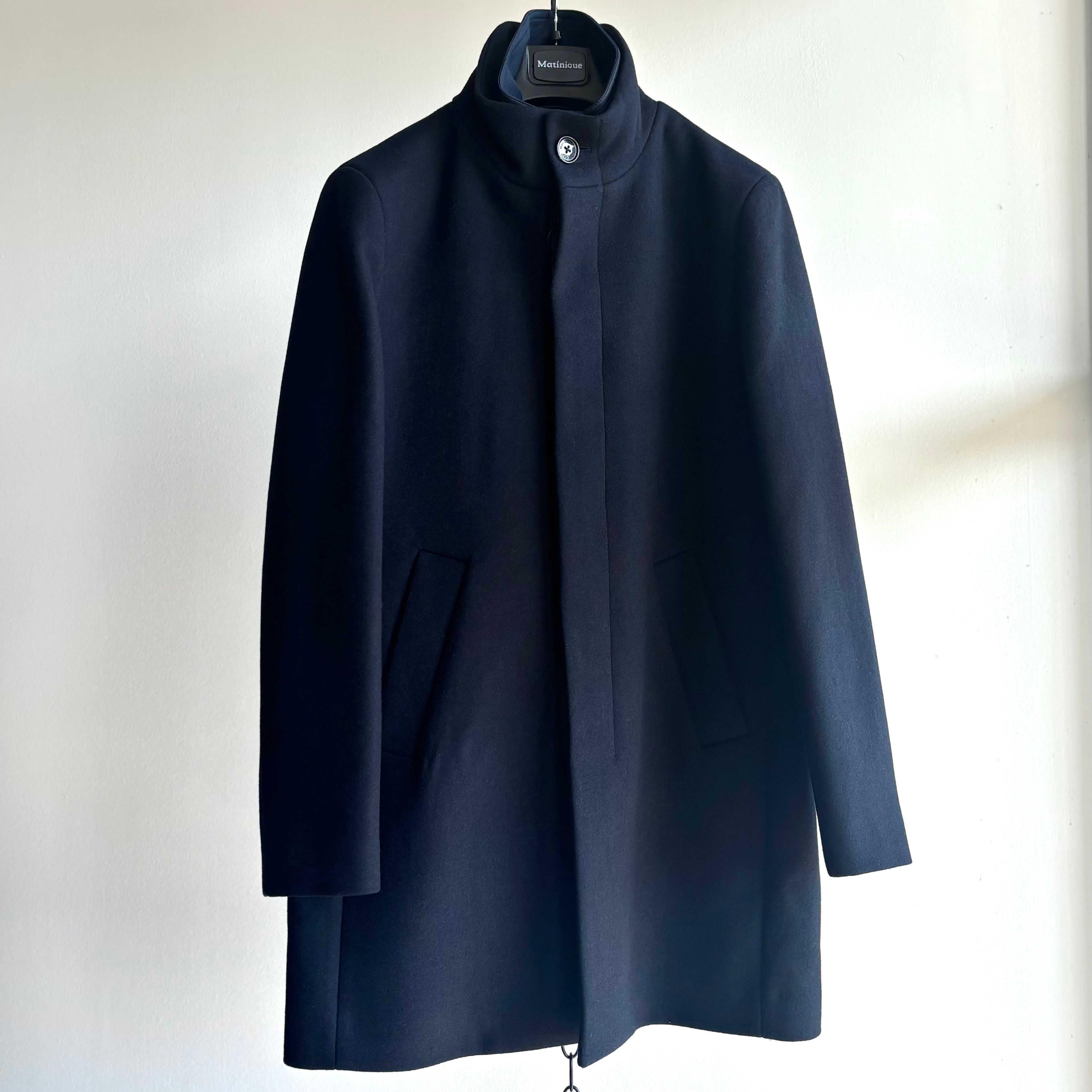 Harvey N Classic Wool Coat in Navy