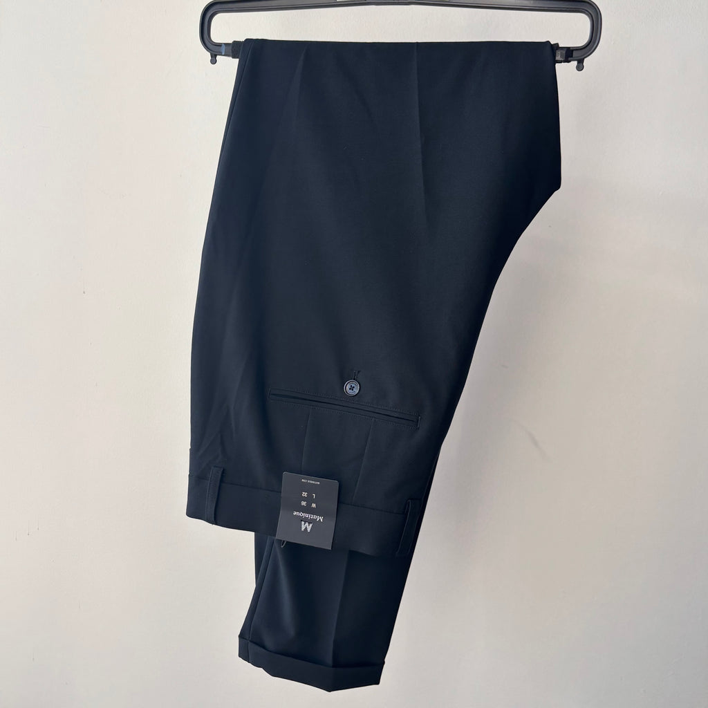 MALiam Pant in Black